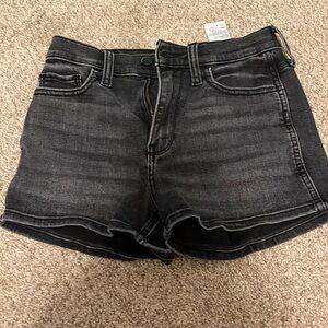 BLACK HOLLISTER SHORTS FOE SALE